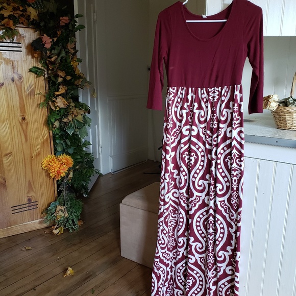 Medium PinkBlush maroon and white long dress - Picture 1 of 2